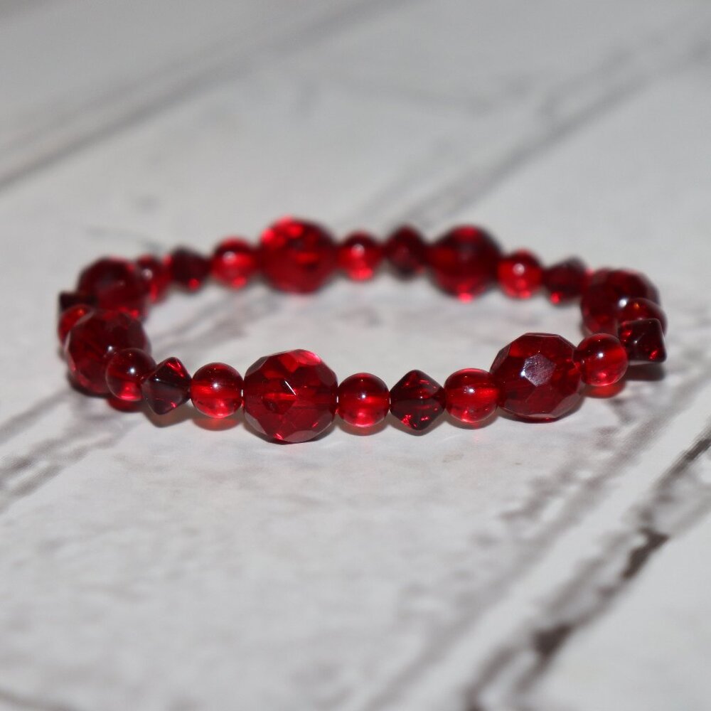 ❤️🔥 Red Glass Beaded Bracelet · 7" · Cherry Ember ✨